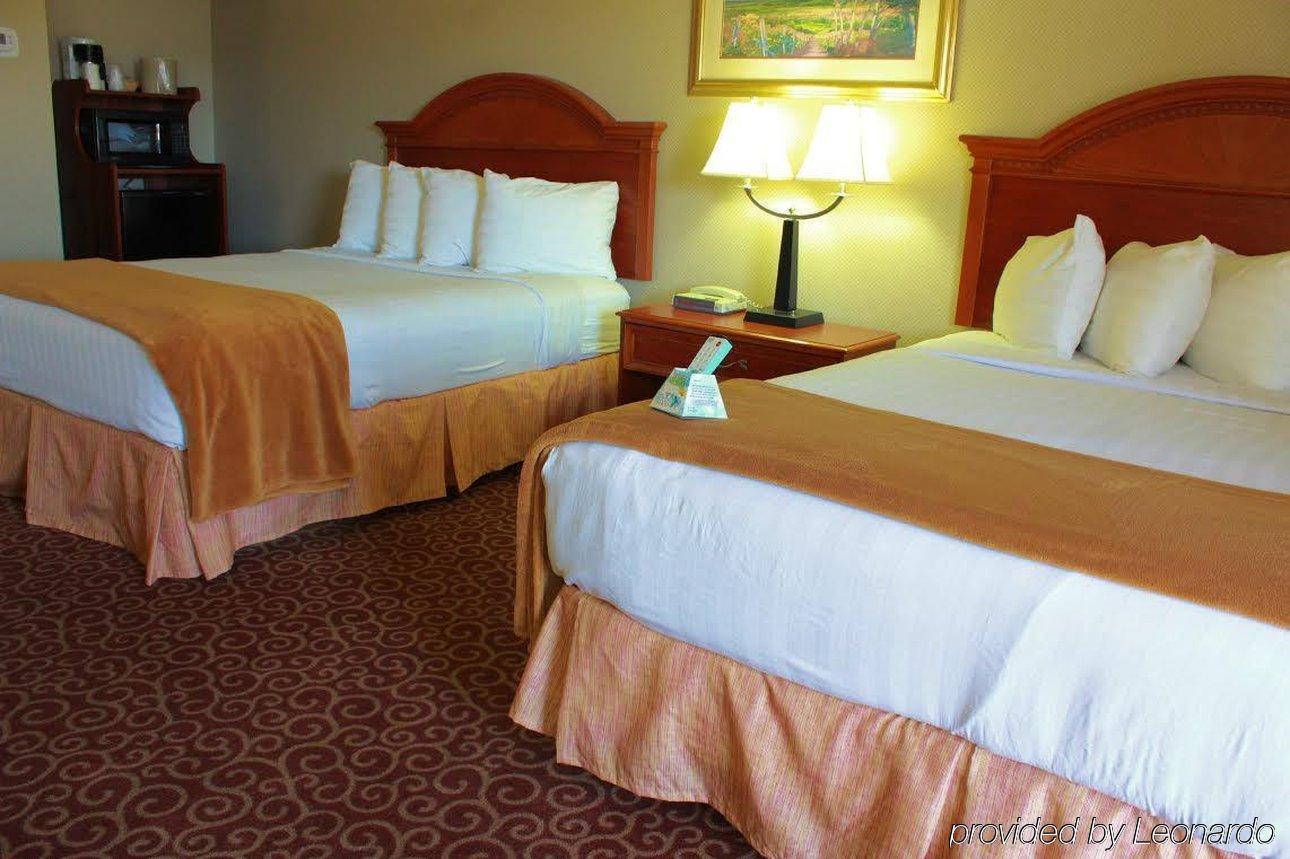 Red Arrow Inn & Suites, A Travelodge By Wyndham Монтроз Экстерьер фото