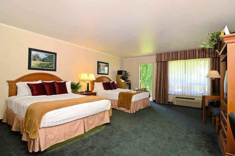 Red Arrow Inn & Suites, A Travelodge By Wyndham Монтроз Экстерьер фото